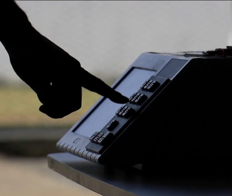 Eleições 2026: regras sobre roupas, celular e o que é permitido no dia